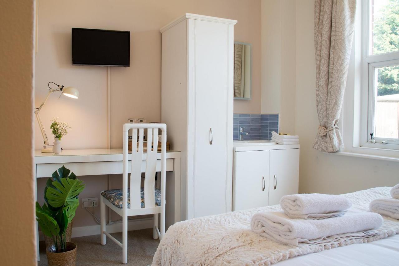 Harry'S House Poole Hotel Екстериор снимка