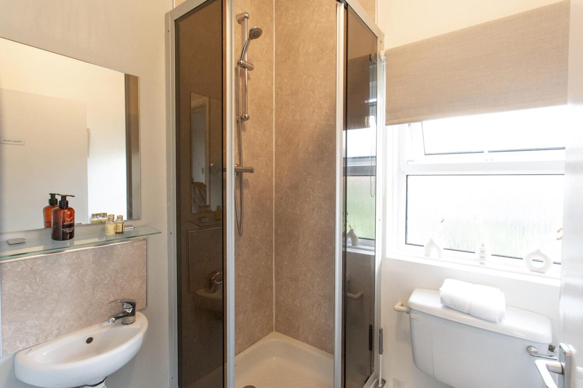 Harry'S House Poole Hotel Екстериор снимка